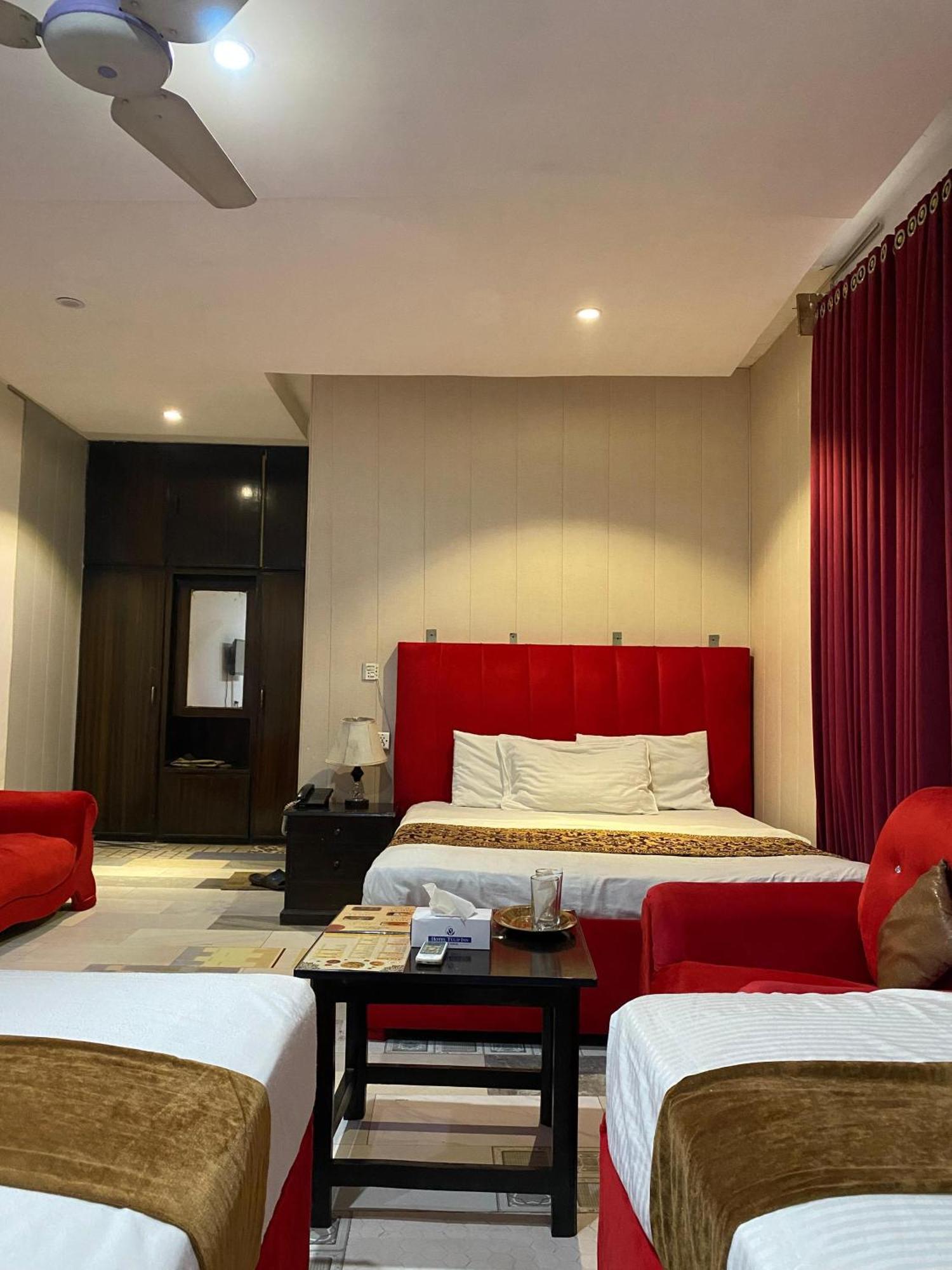 Hotel Tulip Inn, Gulberg Lahore Exterior photo