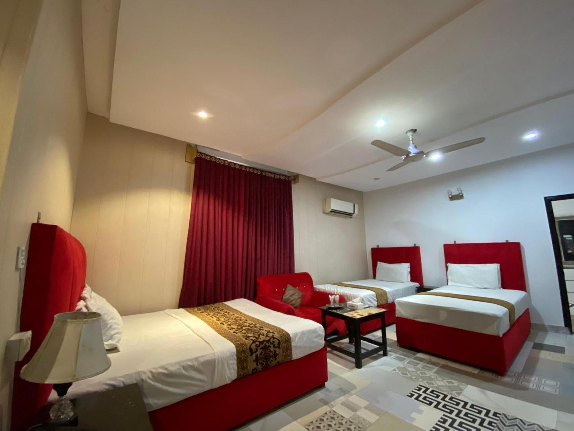 Hotel Tulip Inn, Gulberg Lahore Exterior photo