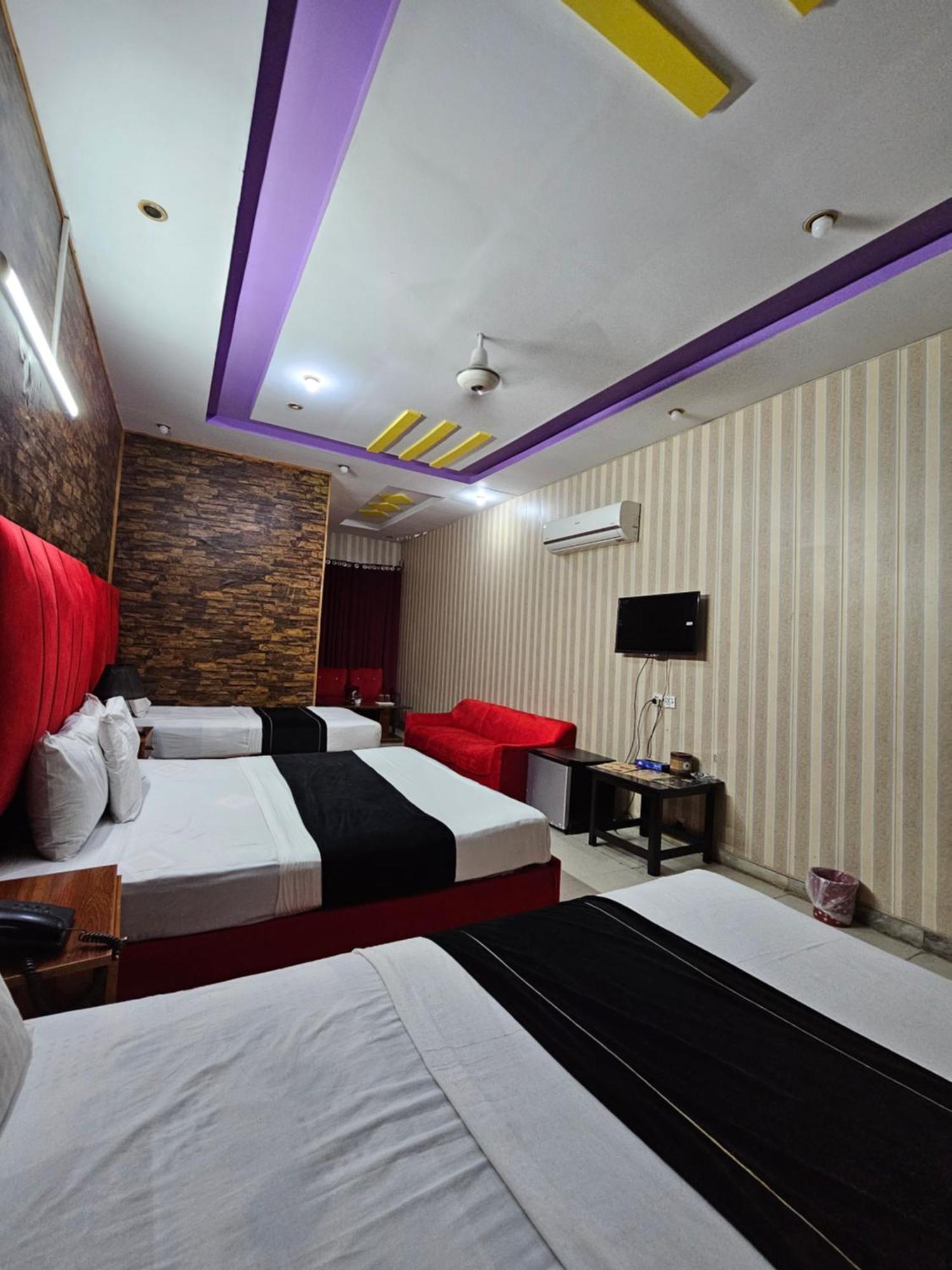 Hotel Tulip Inn, Gulberg Lahore Room photo