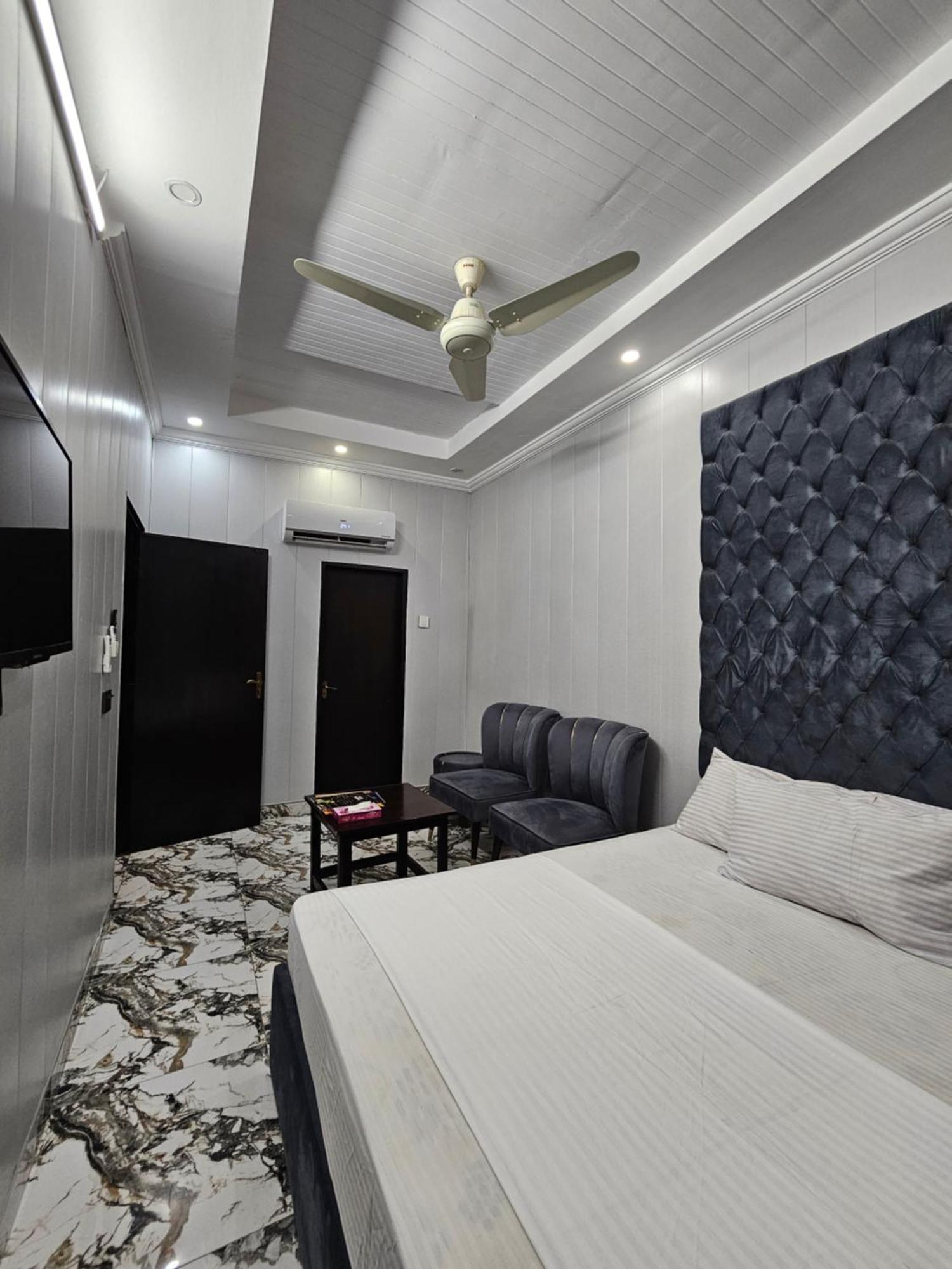Hotel Tulip Inn, Gulberg Lahore Exterior photo