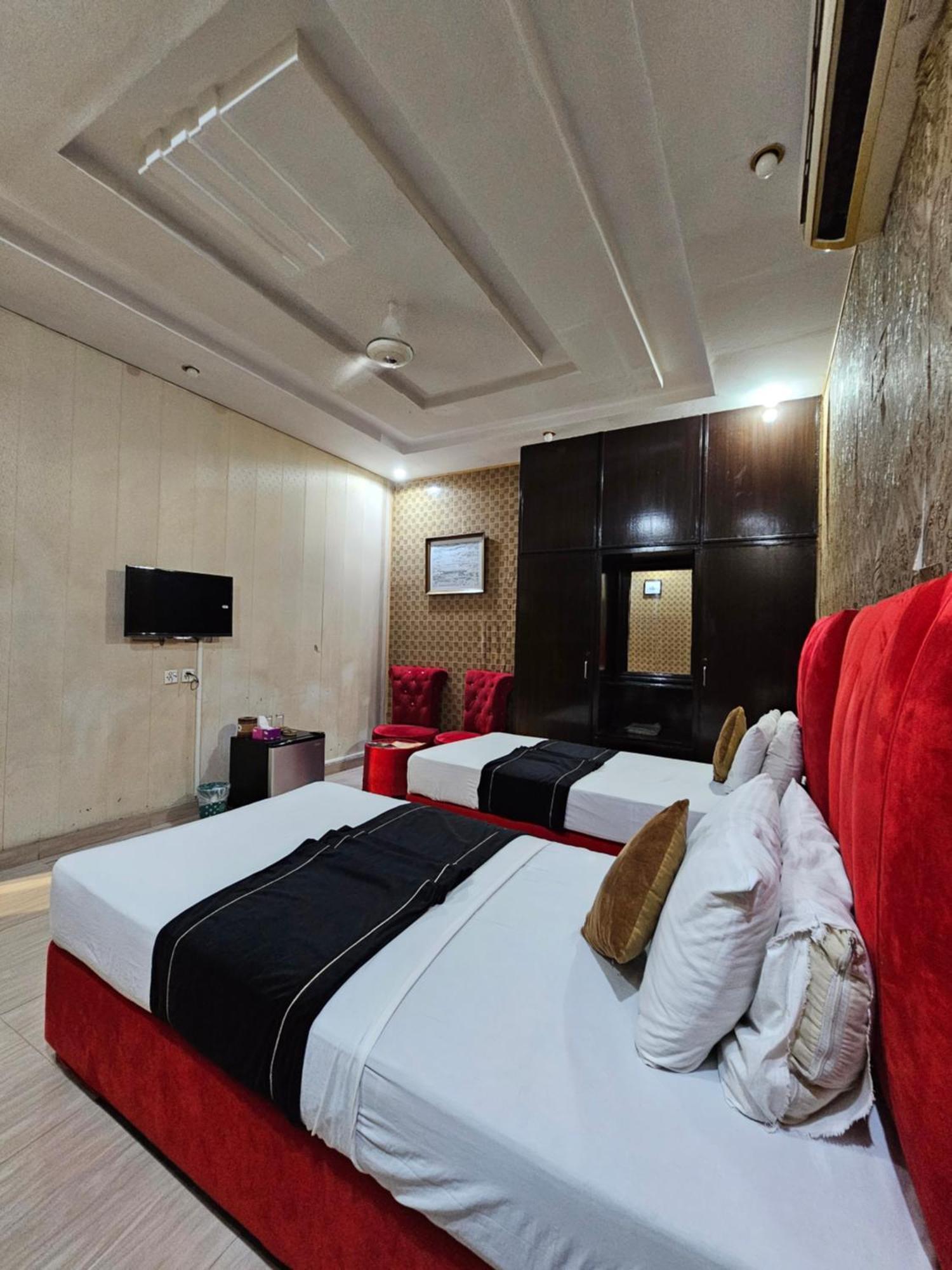 Hotel Tulip Inn, Gulberg Lahore Exterior photo