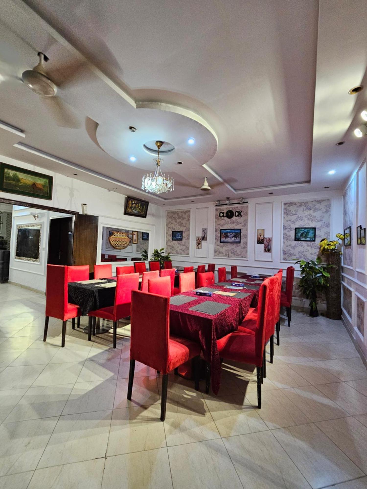 Hotel Tulip Inn, Gulberg Lahore Exterior photo