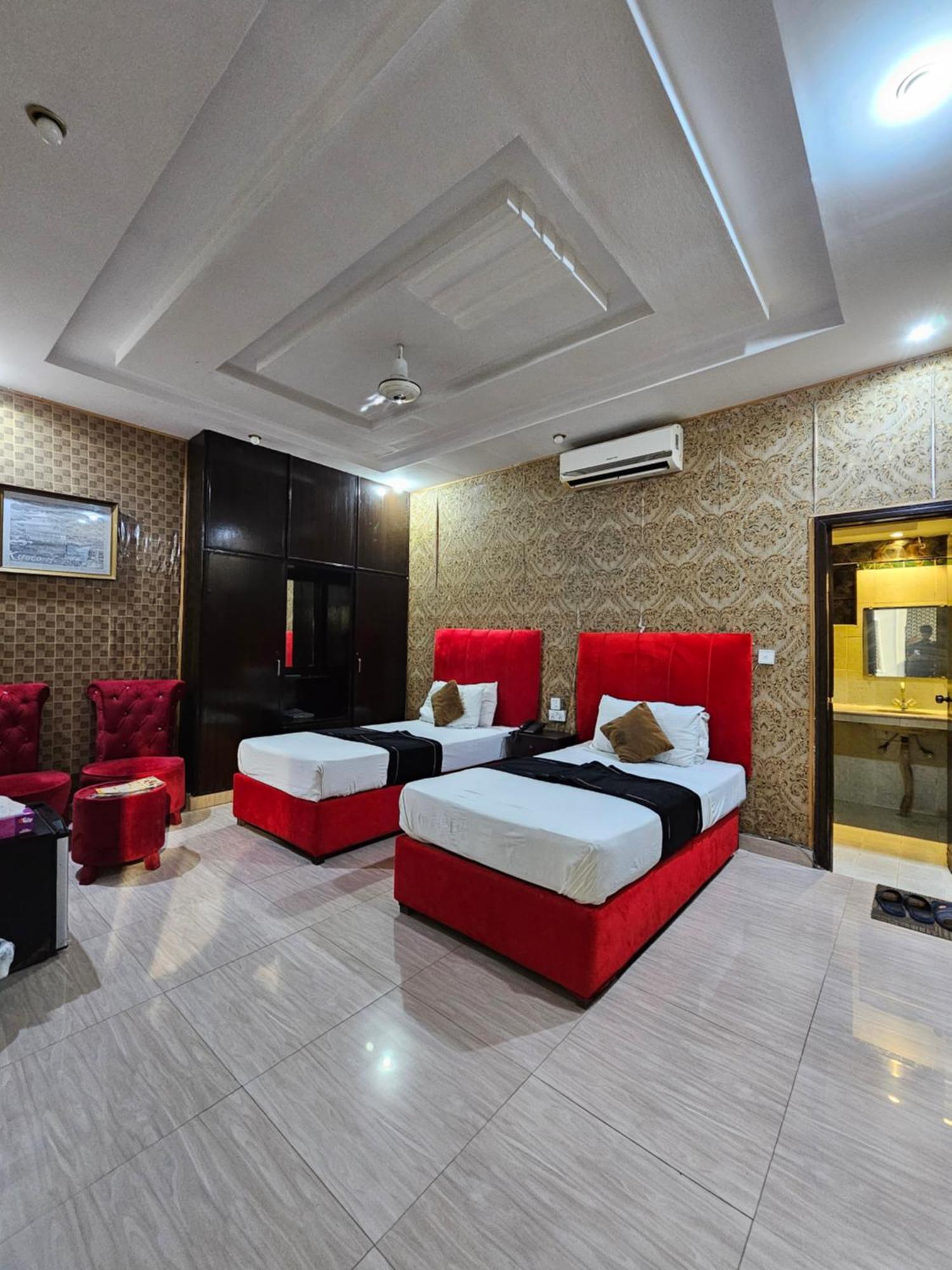 Hotel Tulip Inn, Gulberg Lahore Exterior photo