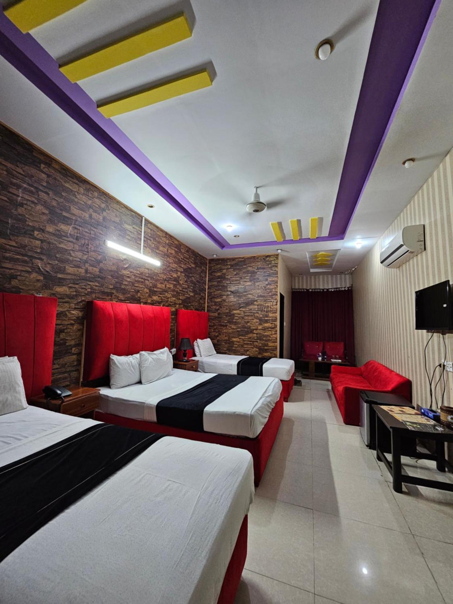Hotel Tulip Inn, Gulberg Lahore Exterior photo