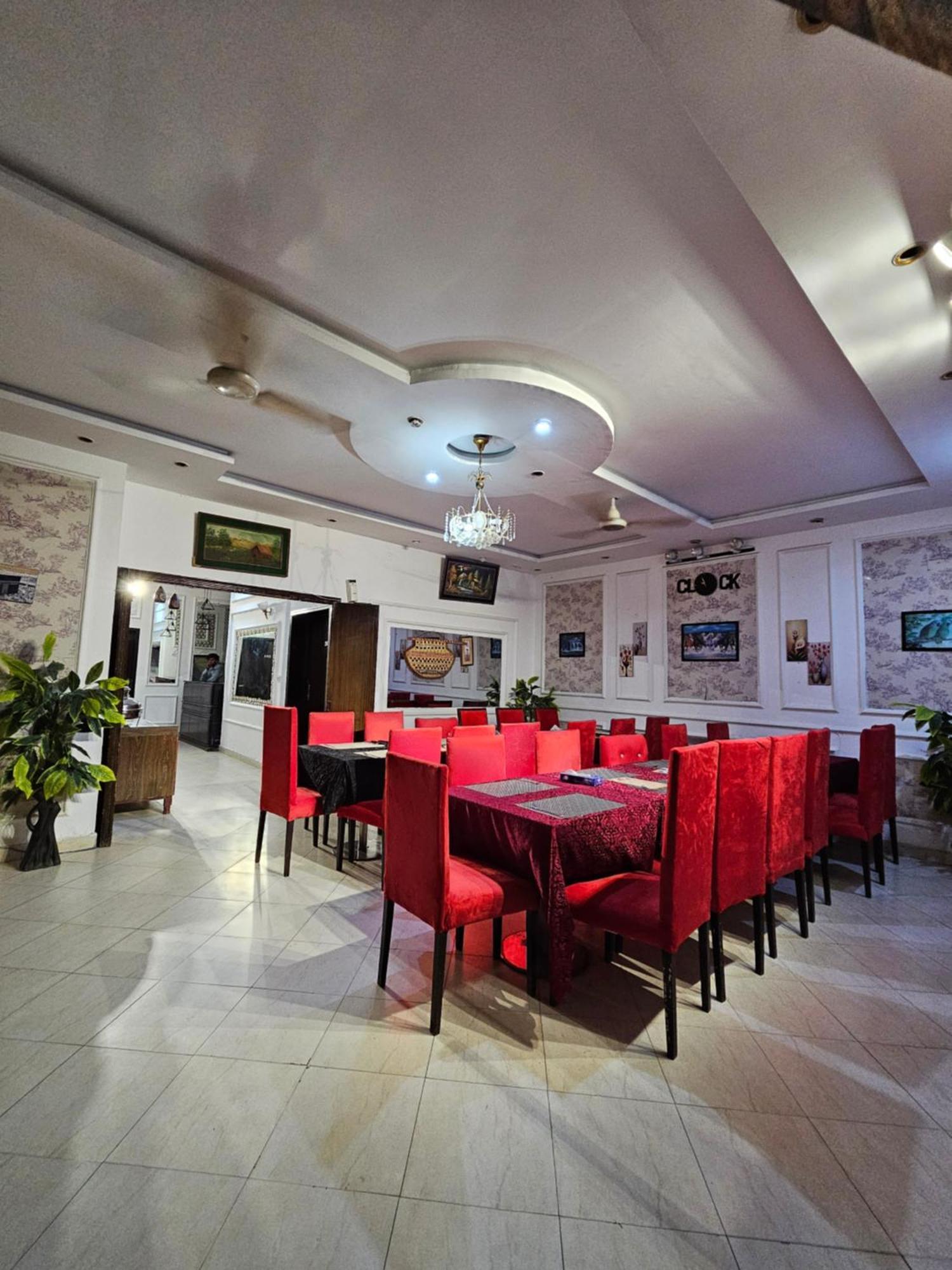 Hotel Tulip Inn, Gulberg Lahore Exterior photo