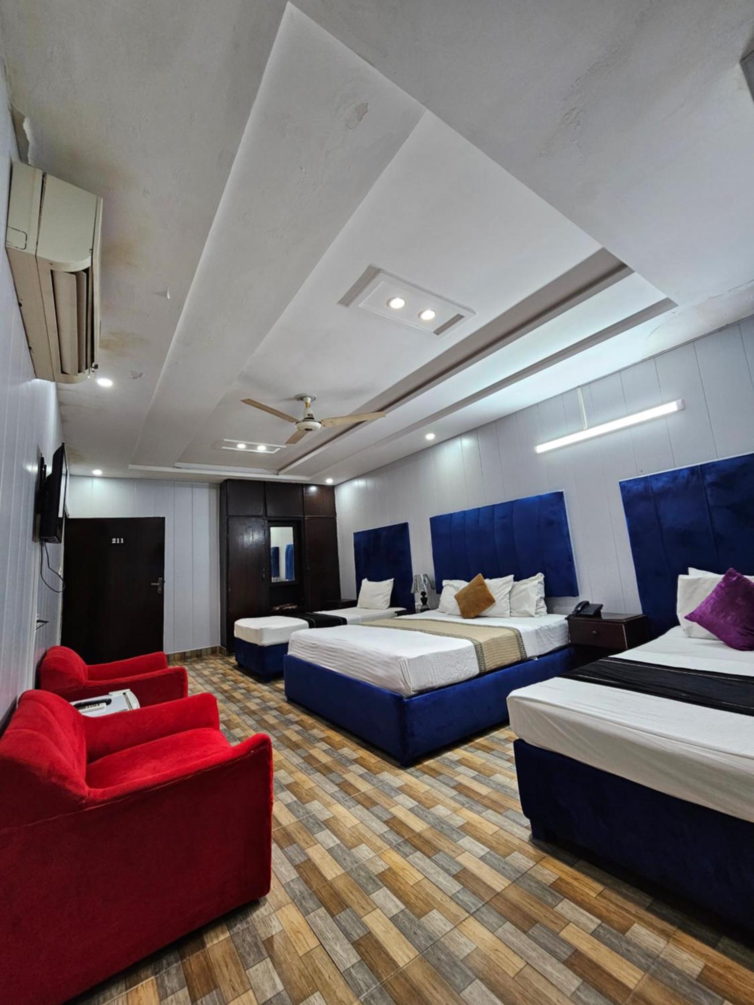 Hotel Tulip Inn, Gulberg Lahore Exterior photo