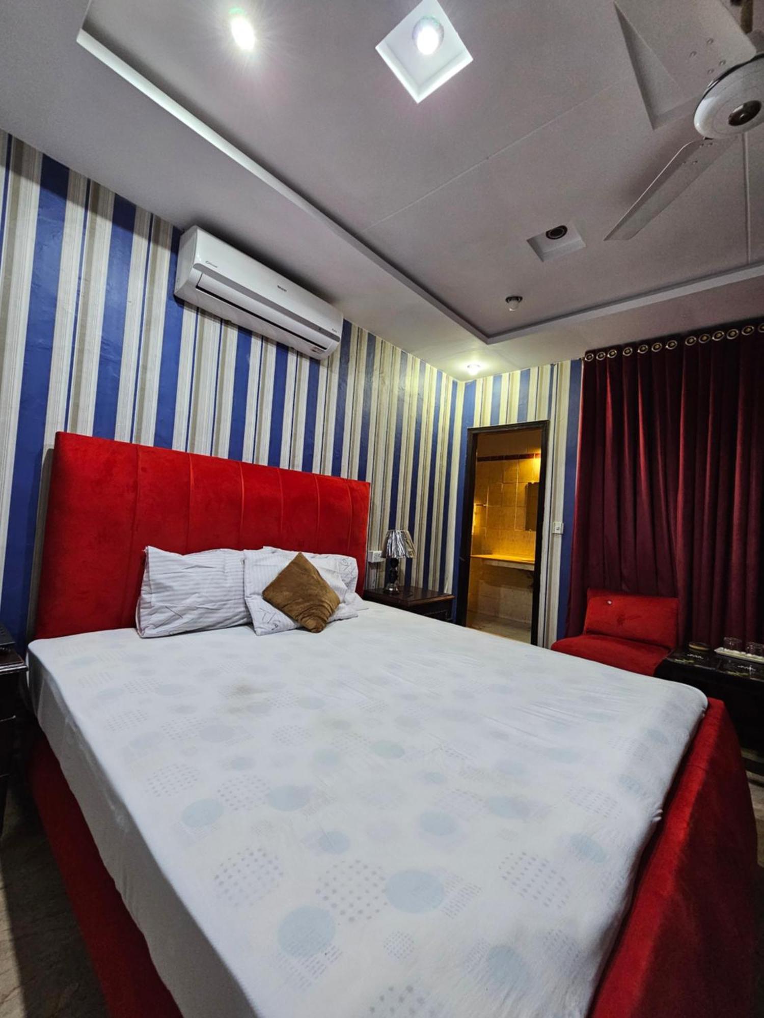 Hotel Tulip Inn, Gulberg Lahore Exterior photo