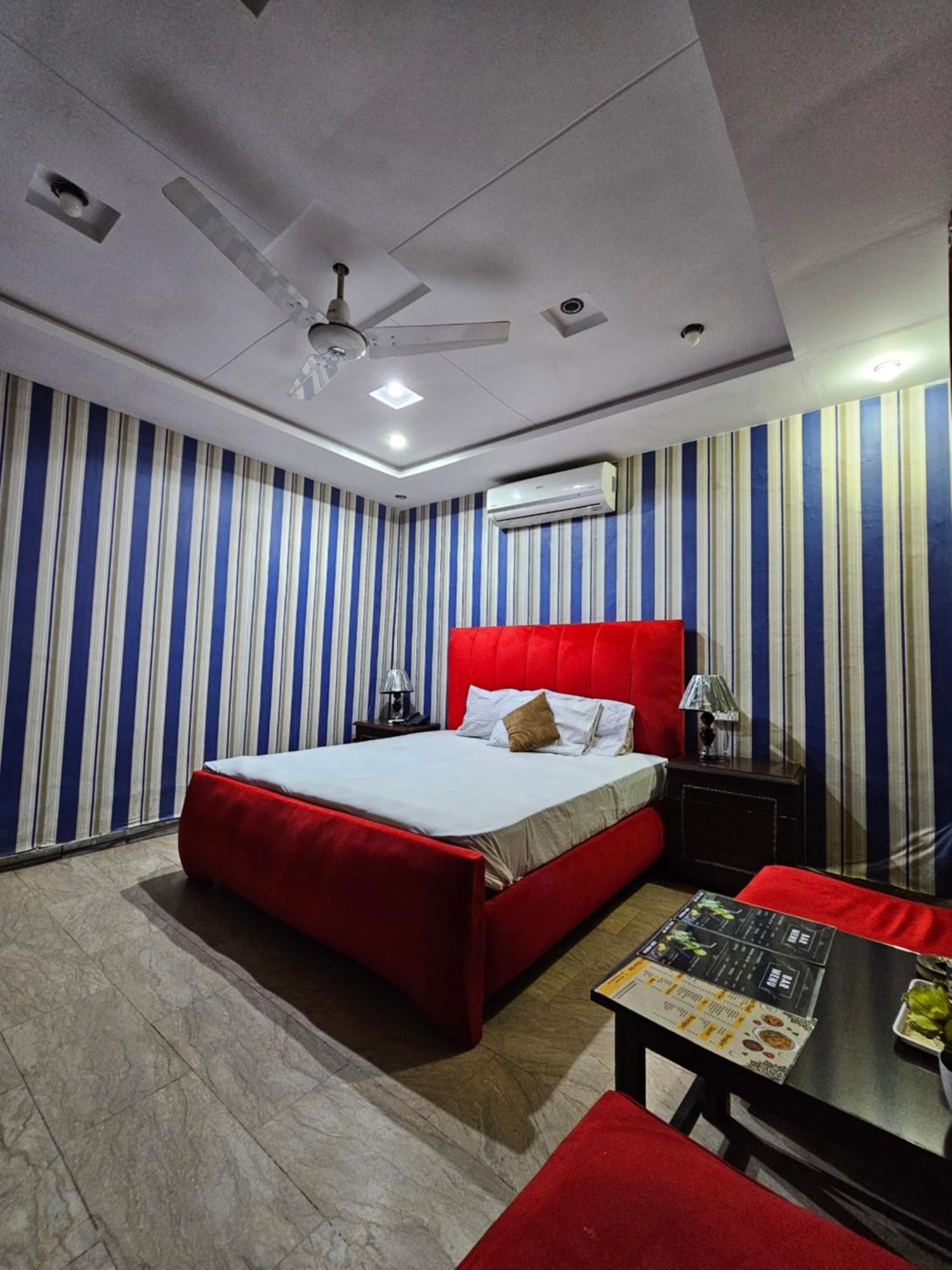 Hotel Tulip Inn, Gulberg Lahore Exterior photo