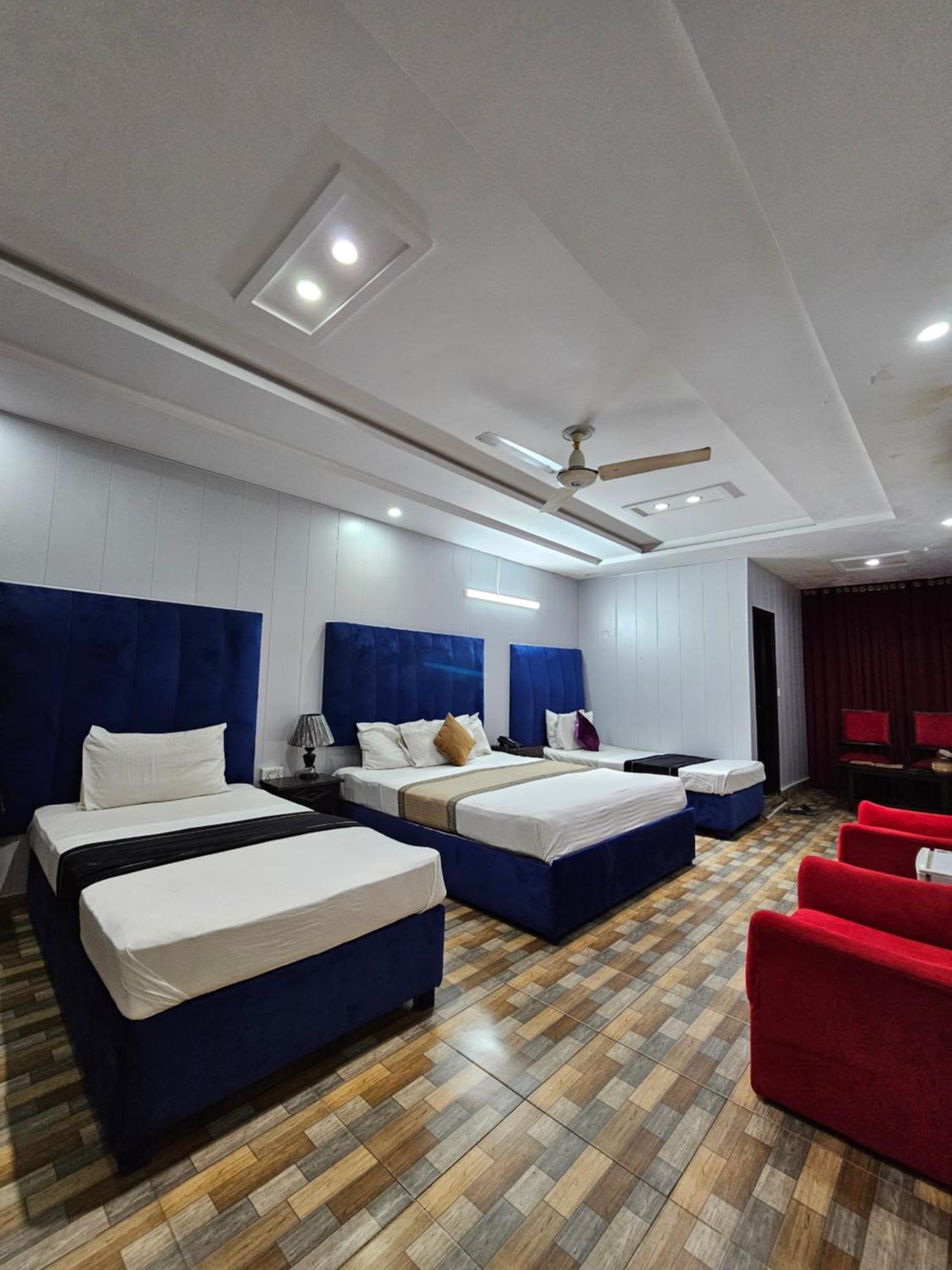 Hotel Tulip Inn, Gulberg Lahore Exterior photo