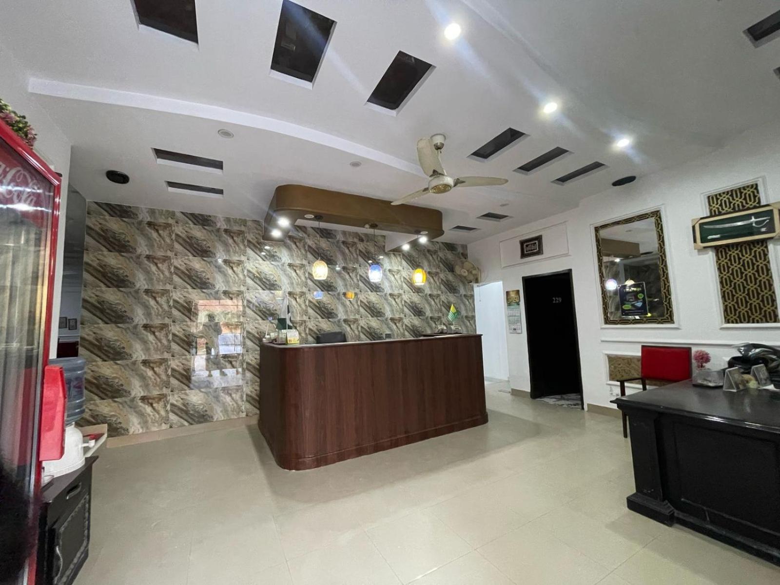 Hotel Tulip Inn, Gulberg Lahore Exterior photo
