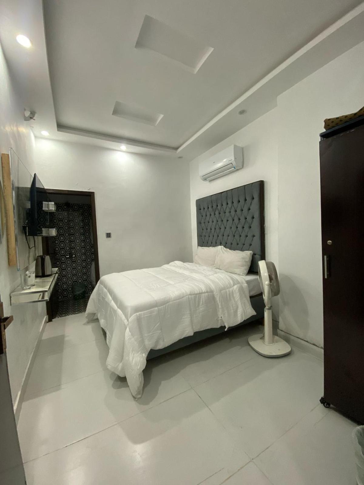 Hotel Tulip Inn, Gulberg Lahore Exterior photo